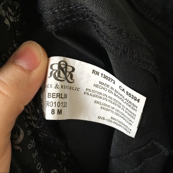 Rock & Republic ~ black and snakeskin pattern jean - Picture 5 of 7